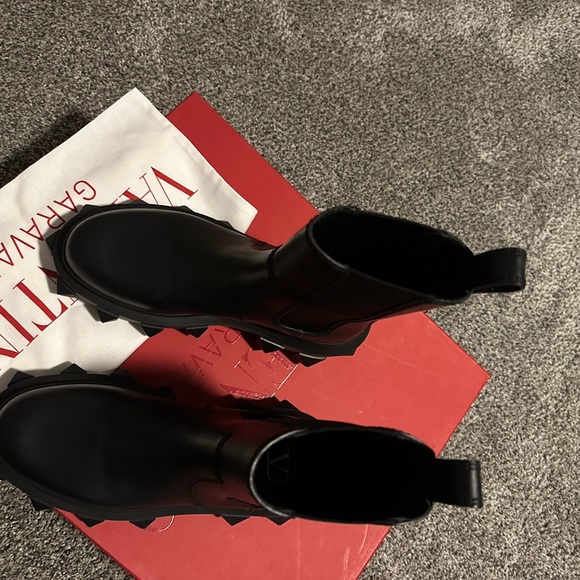 Valentino Garavani boots - Picture 6 of 12